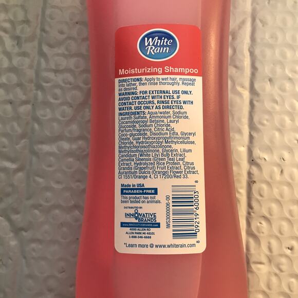 WHITE RAIN Bath Set: Moisturizing Shampoo,Conditioner,Hand Soap & Razors - Picture 3 of 12